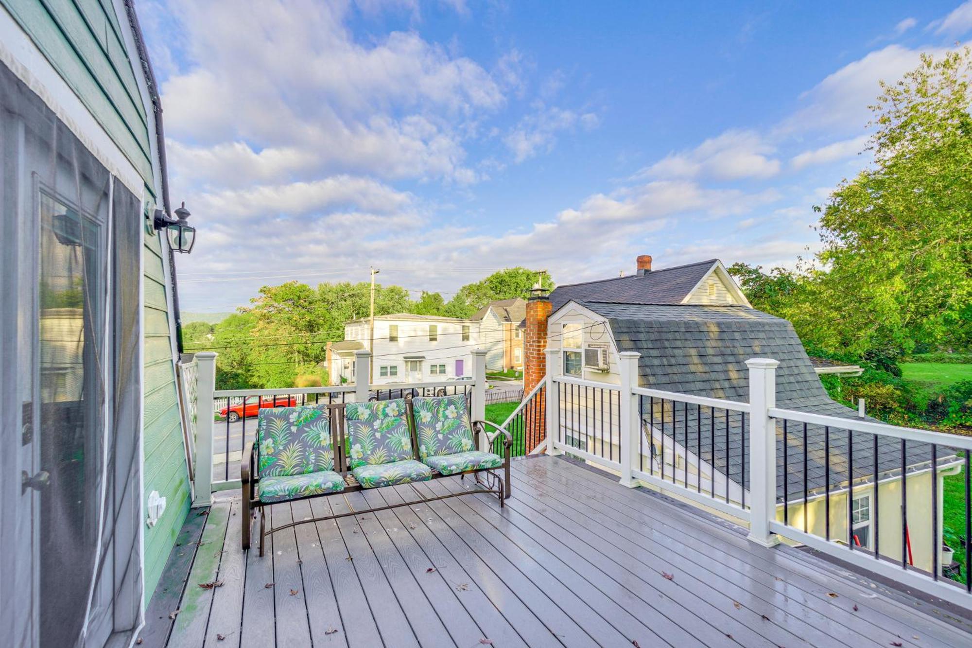 Epic Brunswick Apartment, Deck With Private Hot Tub! Екстер'єр фото
